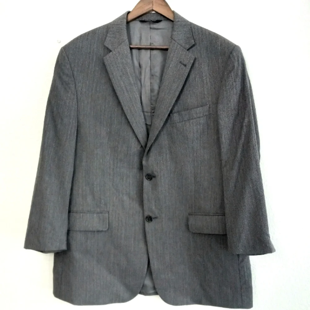 Jos. A Bank Men's Gray Fine Herringbone Subtle Stripes Pattern Suit